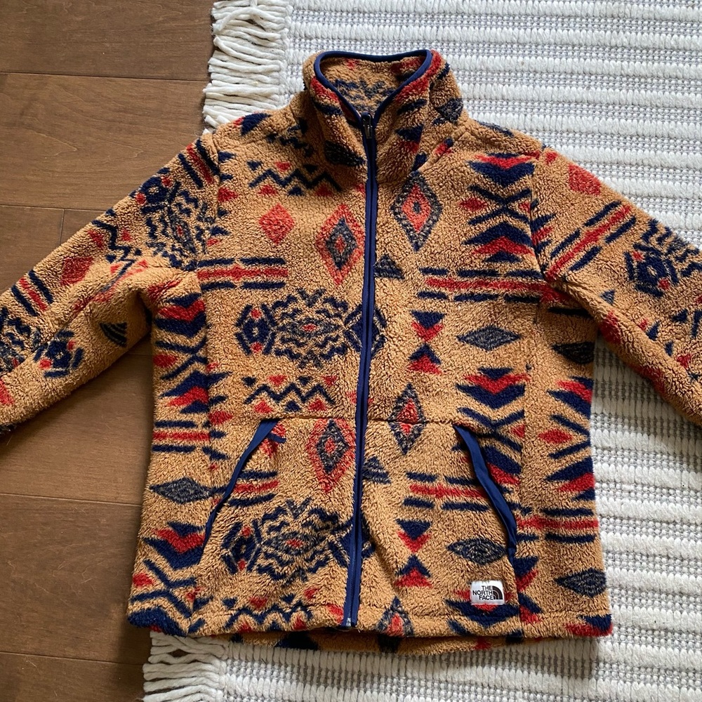 Beautiful north face fleece EUC.